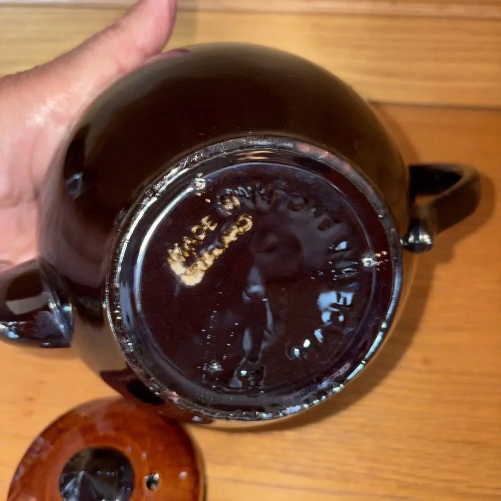 Vintage Teapot “Brown Betty” Style Glazed Ceramic Lidded made in England